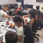 Niños de la comuna cuatro aprenden robótica básica