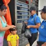 Administración municipal entregó ayudas a cerca de 150 familias de puente caído y primero de mayo