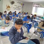 Estudiantes de jornada nocturna hicieron la preparatoria para las pruebas saber 11 Estudiantes de jornada nocturna hicieron la preparatoria para las pruebas saber 11